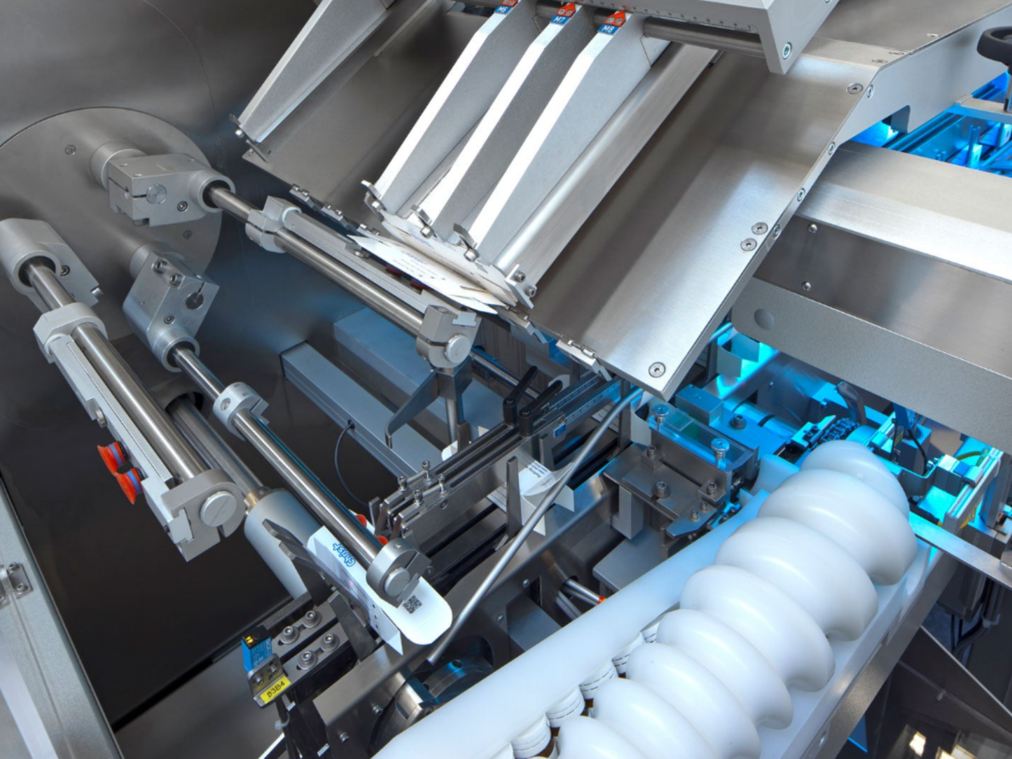 BoxTeq 600 – Automatyczna maszyna do kartonowania składanych pudełek